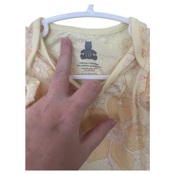 EUC Gap Onesie Bodysuit Set Shorts Yellow Floral 18-24M - Picture 4 of 5